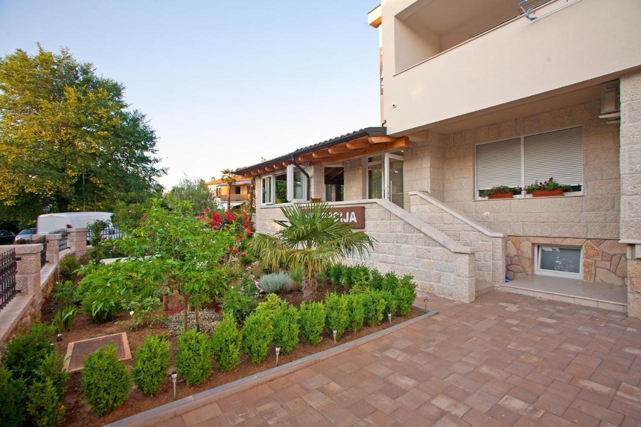 Apartments Maslina II Njivice Εξωτερικό φωτογραφία