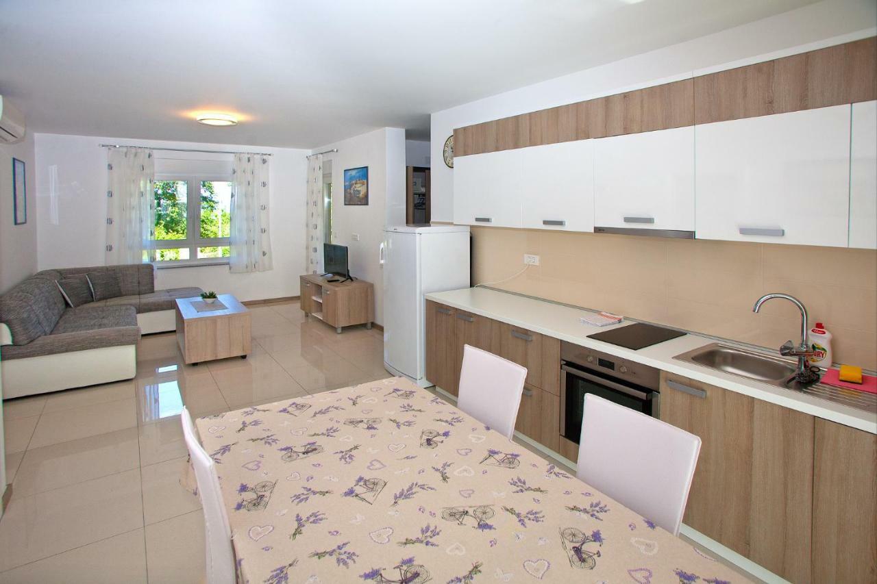 Apartments Maslina II Njivice Εξωτερικό φωτογραφία
