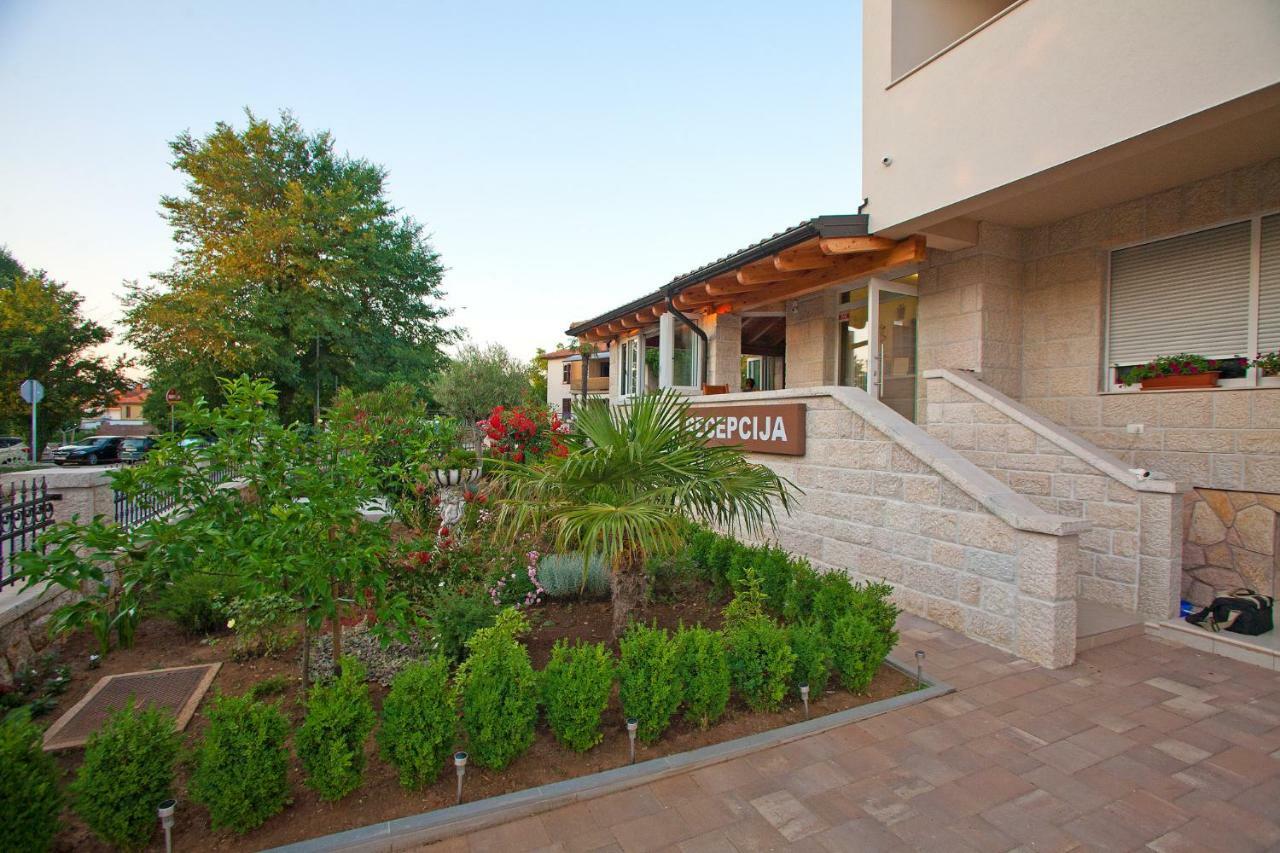 Apartments Maslina II Njivice Εξωτερικό φωτογραφία