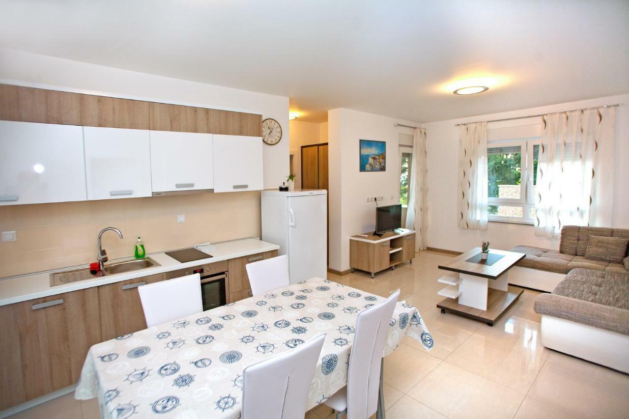 Apartments Maslina II Njivice Εξωτερικό φωτογραφία