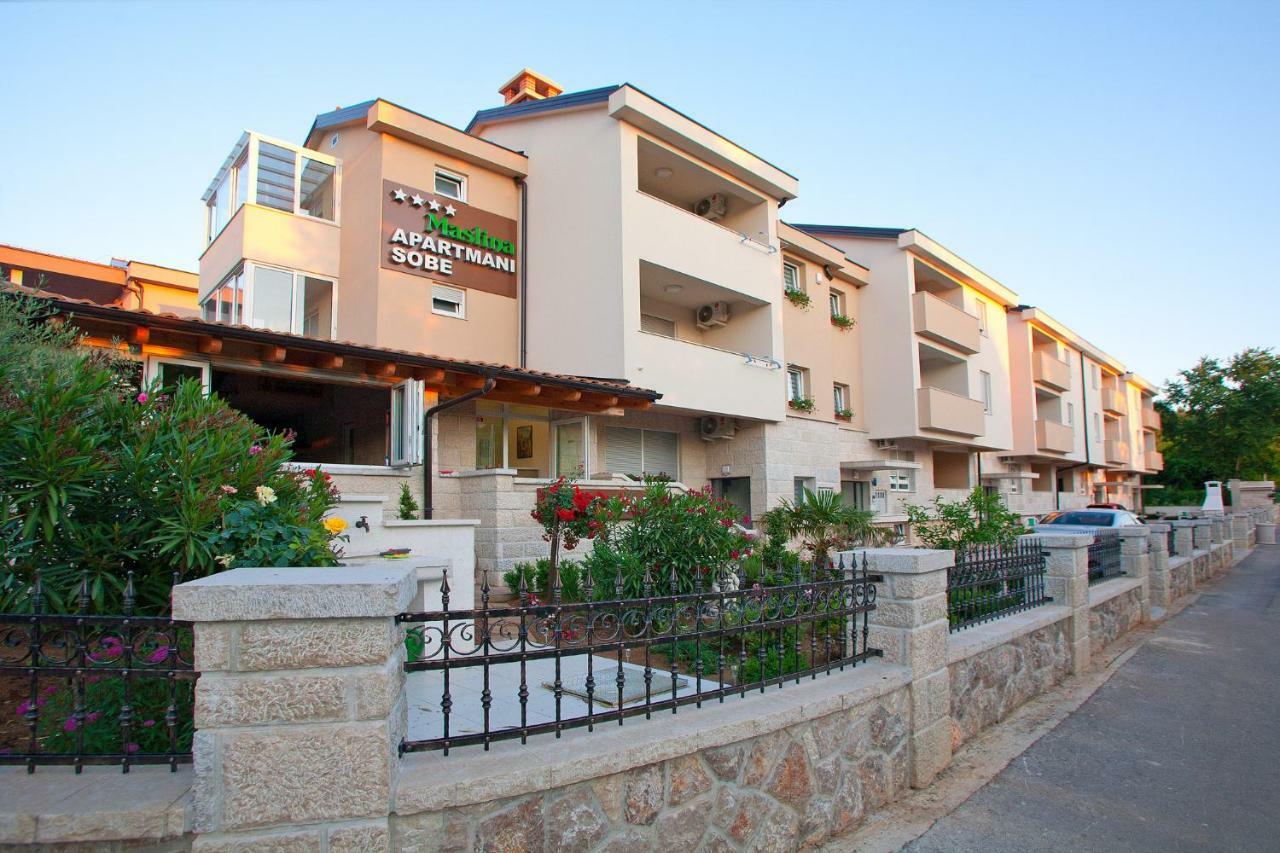 Apartments Maslina II Njivice Εξωτερικό φωτογραφία