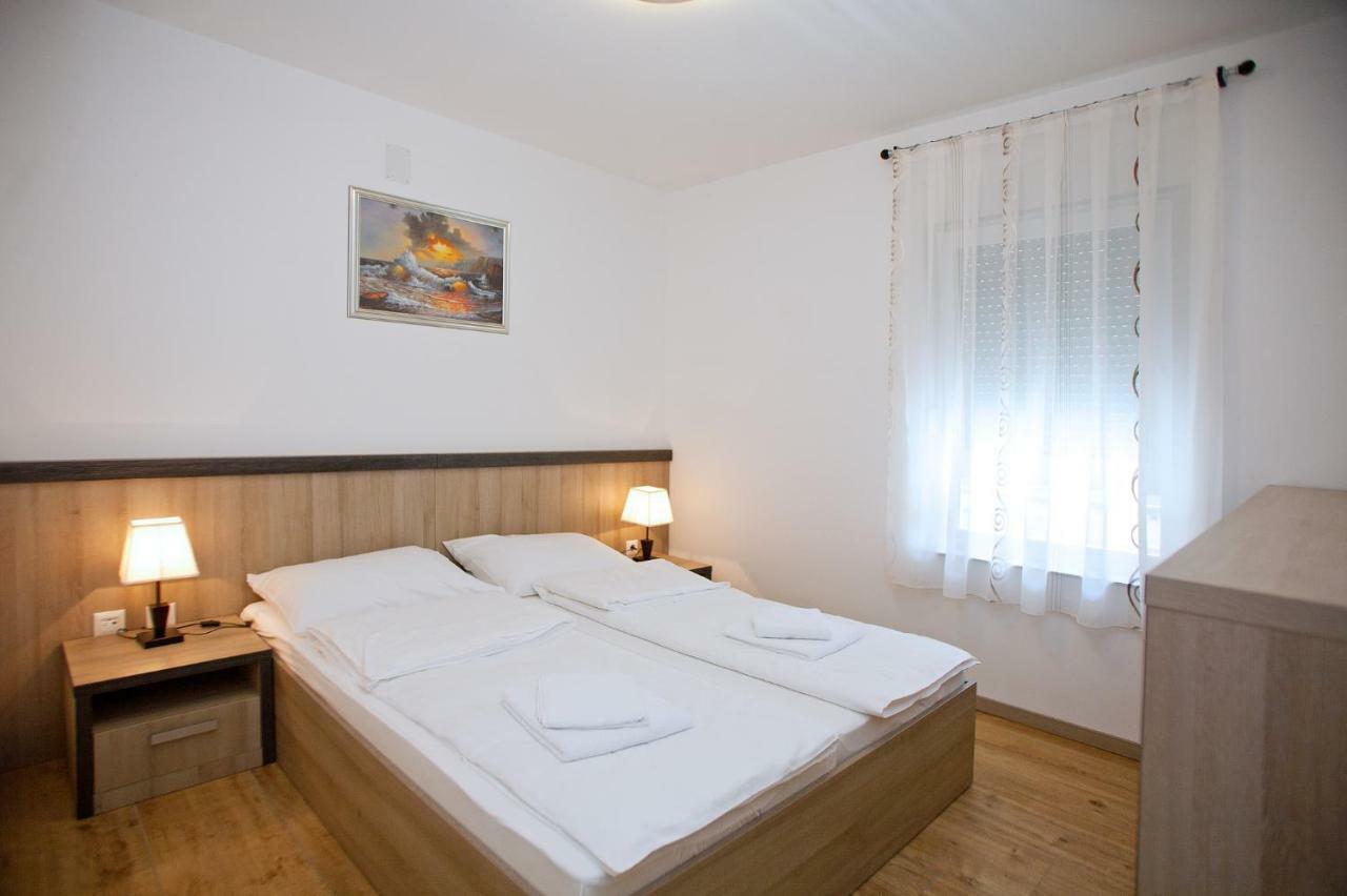 Apartments Maslina II Njivice Εξωτερικό φωτογραφία