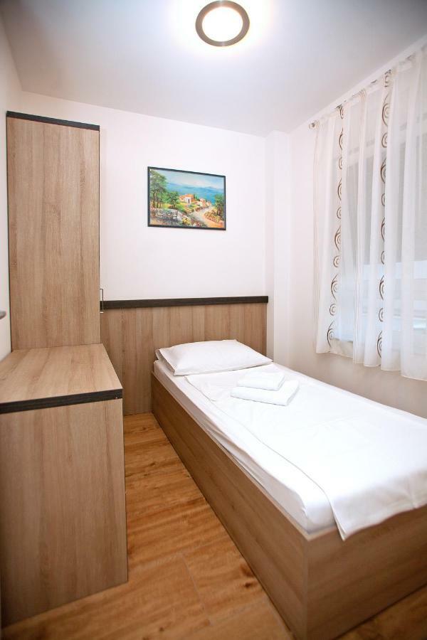 Apartments Maslina II Njivice Εξωτερικό φωτογραφία