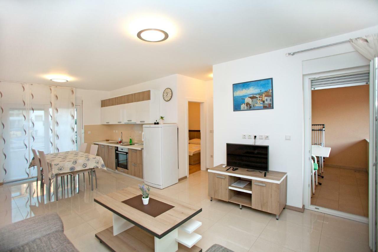 Apartments Maslina II Njivice Εξωτερικό φωτογραφία