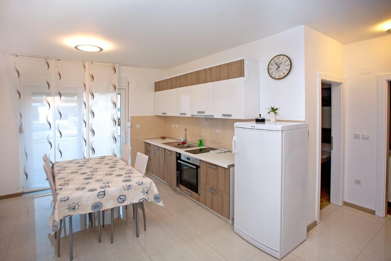 Apartments Maslina II Njivice Εξωτερικό φωτογραφία