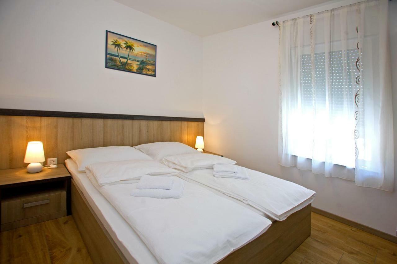Apartments Maslina II Njivice Εξωτερικό φωτογραφία